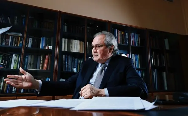 Глава Совета по правам человека Валерий Фадеев заявил, что после признания иностранных вузов нежелательными с ними нельзя вести дела, но разрешается изучать их исследования; при сомнениях он посоветовал ученым консультироваться с ФСБ.