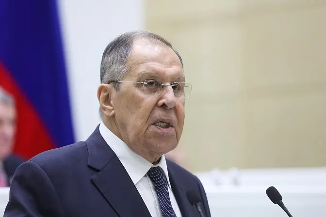 Глава МИД России заявил, что Еревану предстоит выбор между ЕАЭС и ЕС; от этого решения зависят тарифная политика и фитосанитарные правила.