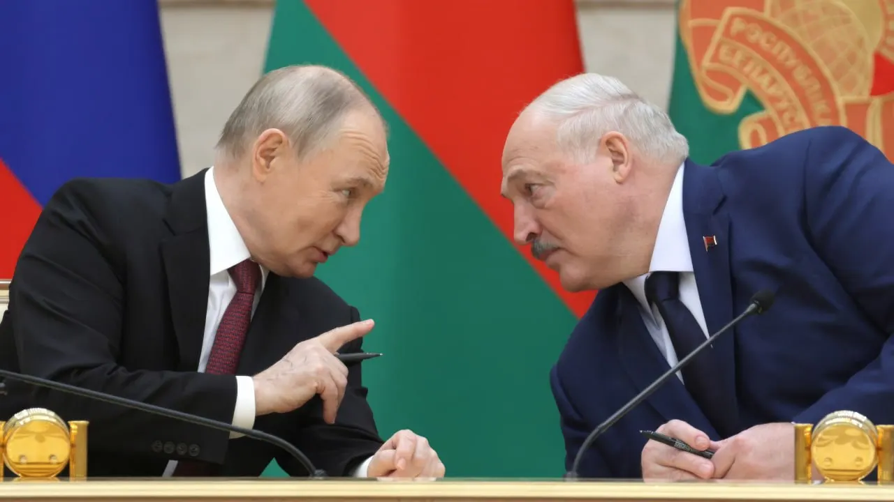 26 июня в резиденции на Валдае прошли закрытые переговоры между президентами России и Белоруссии. Официальных комментариев не последовало; в повестке — региональная безопасность, торгово‑экономическое взаимодействие и проекты Союзного государства.