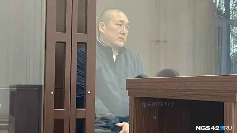 Экс-чиновник ФСИН, ранее руководивший десятками колоний, получил приговор и внесён в список экстремистов. В материалах дела фигурируют его супруга — ранее известный прокурор, борившийся с коррупцией, и брат — криминальный авторитет.
