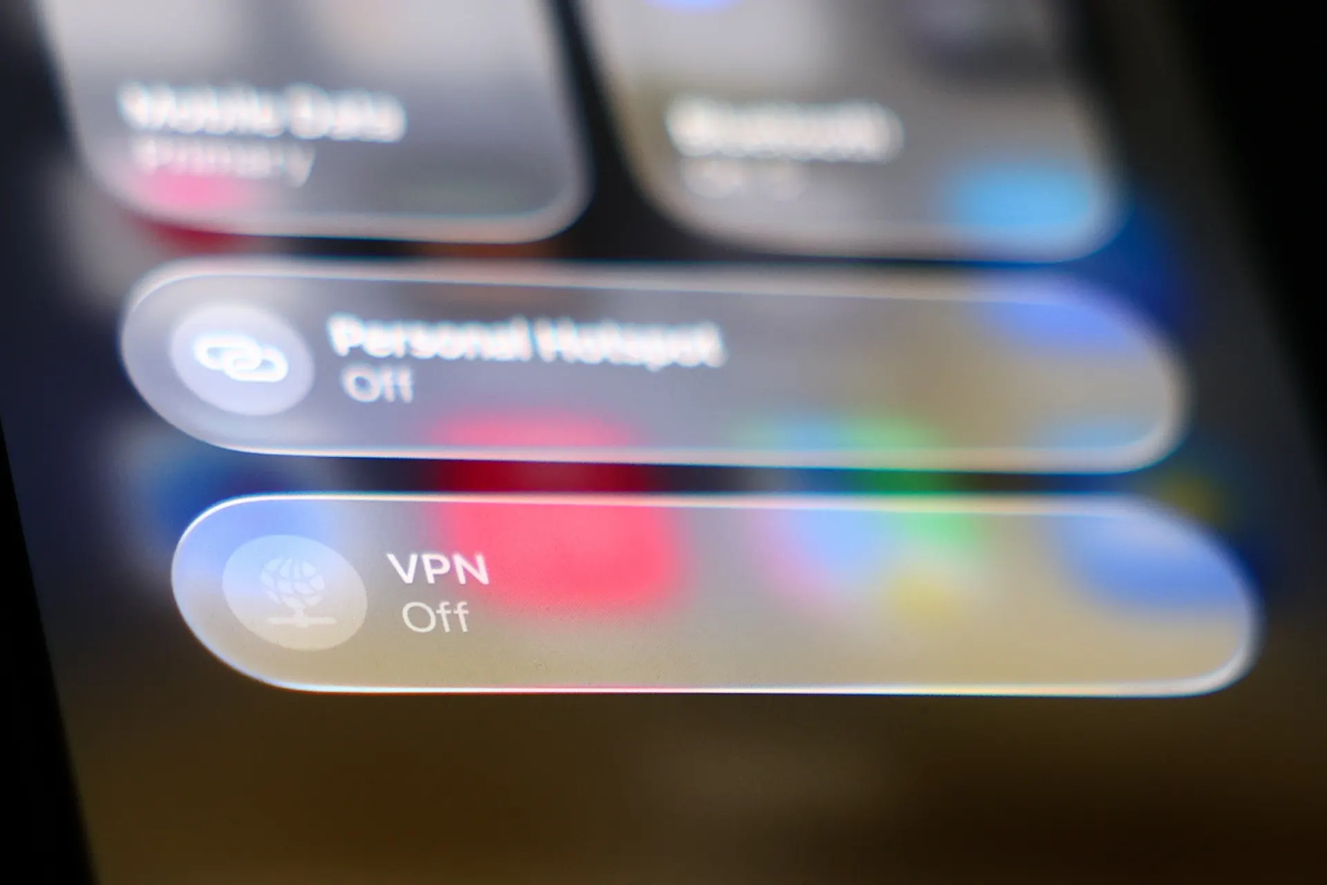 После 15 апреля некоторые площадки, ранее блокировавшие вход через VPN, вновь стали доступны части пользователей. Другие ресурсы по‑прежнему требуют отключить обходные сервисы.