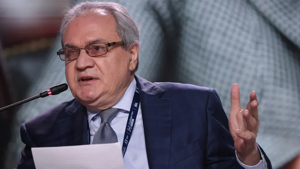 Глава Совета по правам человека заявил, что ряд изданий представляет «точку зрения врага», критиковал VPN-сервисы и признал обоснованными отключения мобильного интернета в интересах безопасности. Власти усиливают меры по ограничению зарубежного трафика и VPN.