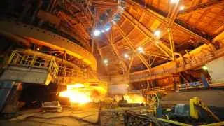 Одна из ведущих металлургических компаний России в начале 2026 года фактически лишилась финансовой подушки: чистая прибыль за первый квартал сократилась в сотни раз, денежный поток ушёл в минус, а отрасль всё глубже погружается в кризис из‑за санкций и спада спроса на сталь.