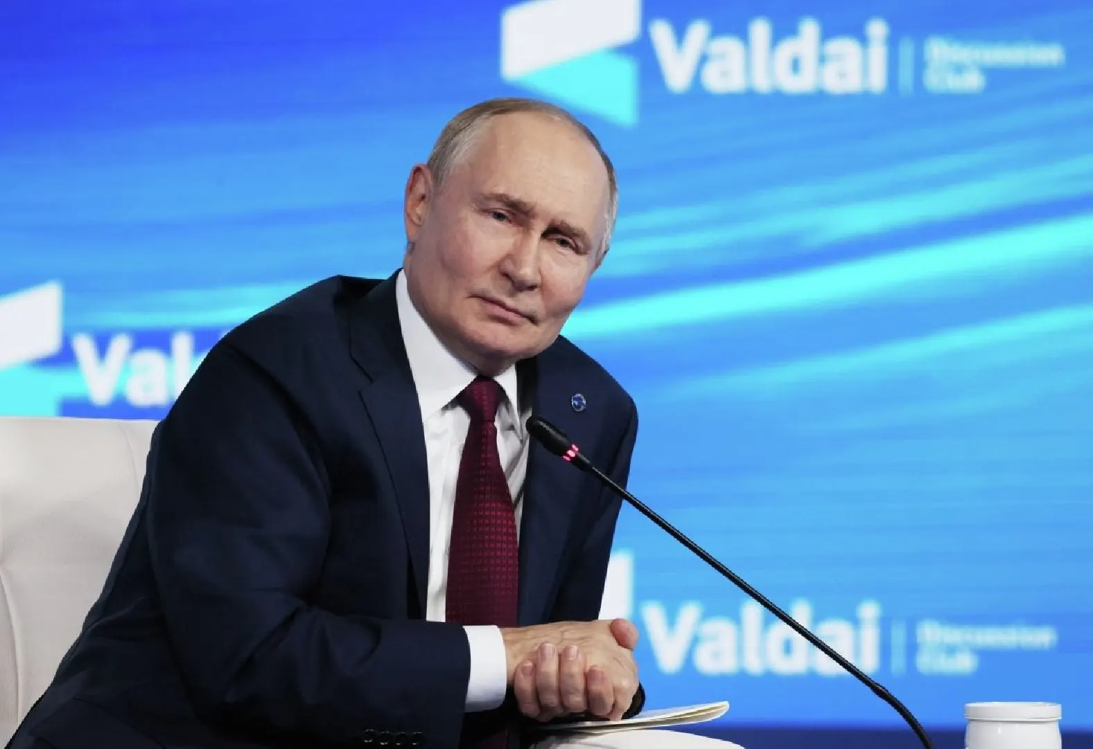 Международный уголовный суд постановил, что страны, ратифицировавшие Римский статут, обязаны выполнить ордер на арест Владимира Путина, за исключением случаев, когда переговоры проводятся под эгидой ООН.