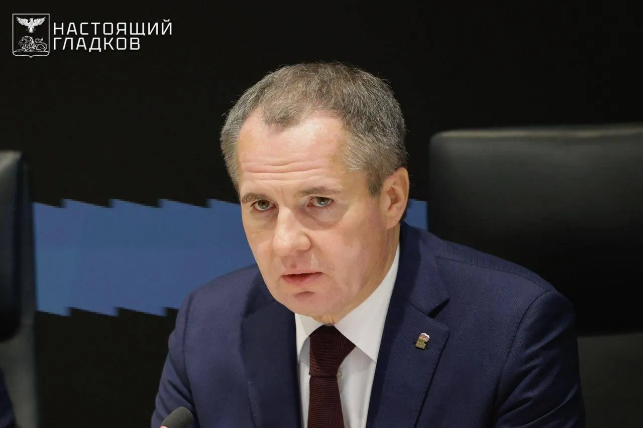 Бывший губернатор Белгородской области Вячеслав Гладков назначен чрезвычайным и полномочным послом России в Абхазии. Ранее 13 мая он ушёл в отставку; временно исполняющим обязанности губернатора стал Александр Шуваев.