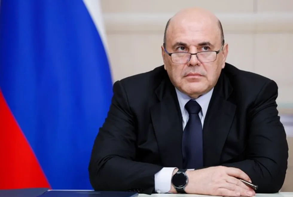 Анализ утечек показывает, что Наталия Стенина в 2022 году положила в Газпромбанк 12 млрд рублей — при официальных доходах такого уровня накопить эту сумму практически невозможно. В расследовании также прослеживаются связи с бизнесменом Александром Удодовым и интересы в зарубежном транспорте грузов.