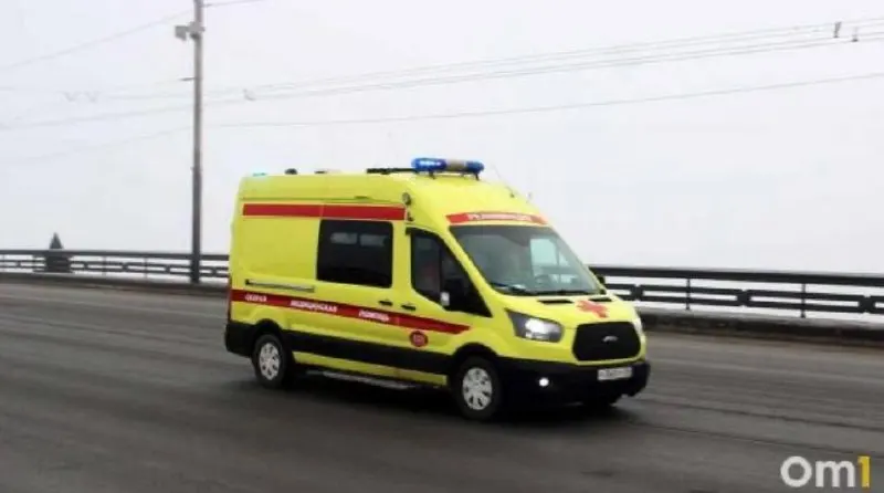 Утром 15 июня в квартире в Уссурийске мать обнаружила 12‑летнего сына без признаков жизни. По предварительным данным минздрава Приморского края, смерть может быть связана с использованием вейпа; правоохранительные органы проводят проверку.