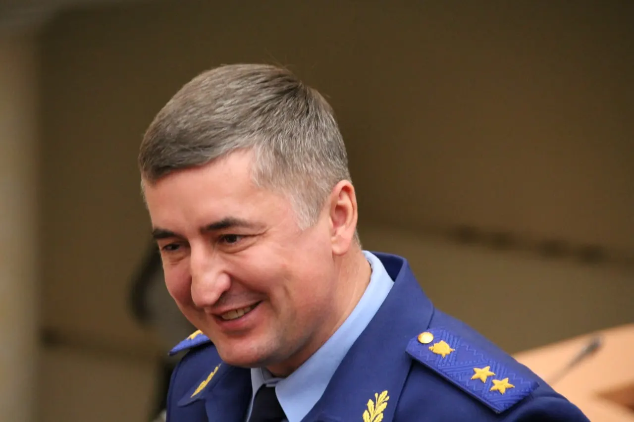 Владимир Путин подписал указ: бывший прокурор Саратовской области Сергей Филипенко назначен прокурором Воронежской области на пять лет, на его место в Саратове назначен Роман Пантелеев. Указ вступил в силу 28 июня.