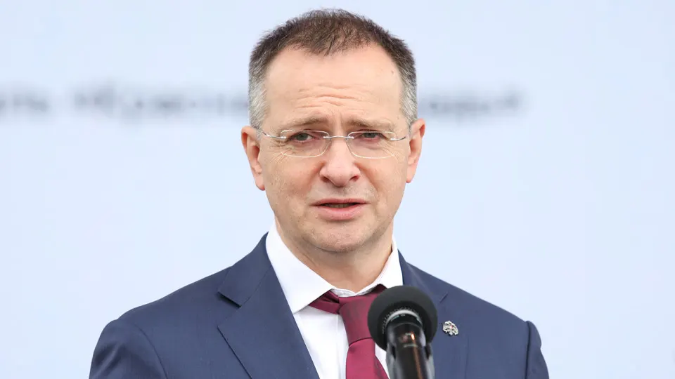 Помощник президента заявил о необходимости контроля качества фильмов на всех этапах производства и поддержал идею возвращения практик советской цензуры. По его словам, государственные деньги не должны идти на «барахло», а приоритет при господдержке отдается «патриотическим» проектам.