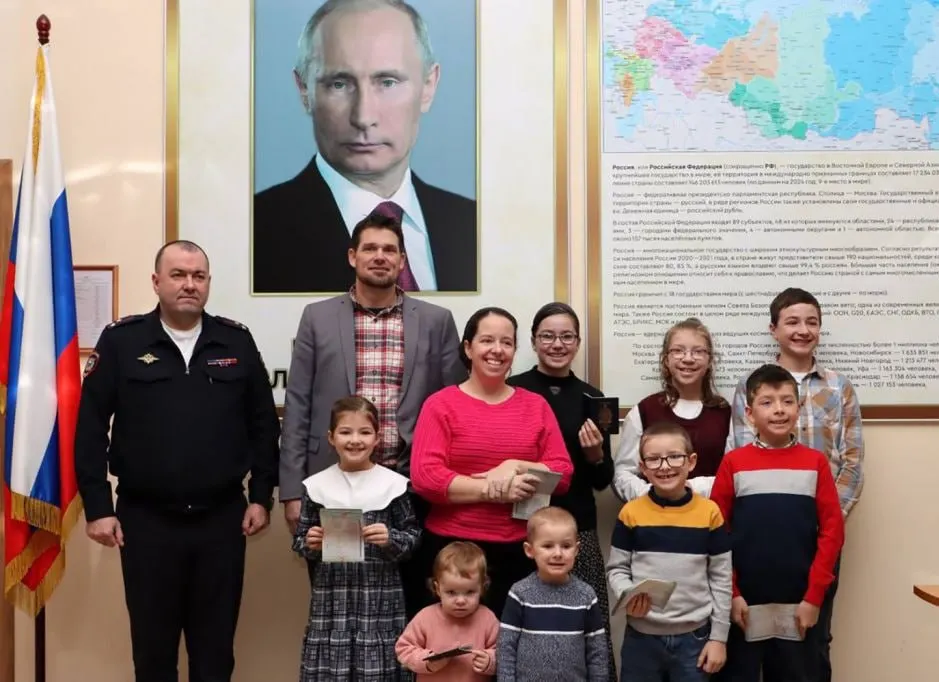 В 2025 году 1112 иностранцев получили специальные визы для переезда в Россию по программе «традиционных ценностей». Большинство — граждане Германии, Франции и США.
