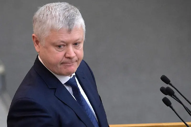 Председатель комитета Госдумы по безопасности Василий Пискарёв заявил, что за последние годы из страны вывели свыше 360 зарубежных структур, более 60 — по материалам его комиссии; он также отчитался о принятии 46 законов по «защите суверенитета».