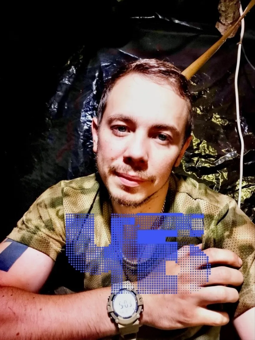 Житель Челябинска Виктор Сивков заявил, что власти тайно похоронили его сына Игоря — бывшего матроса Черноморского флота — в Балтийске (Калининградская область) в январе. Родных не предупредили; по закону право распоряжаться телом и выплатами имеет только супруга, которую отец называет фиктивной.