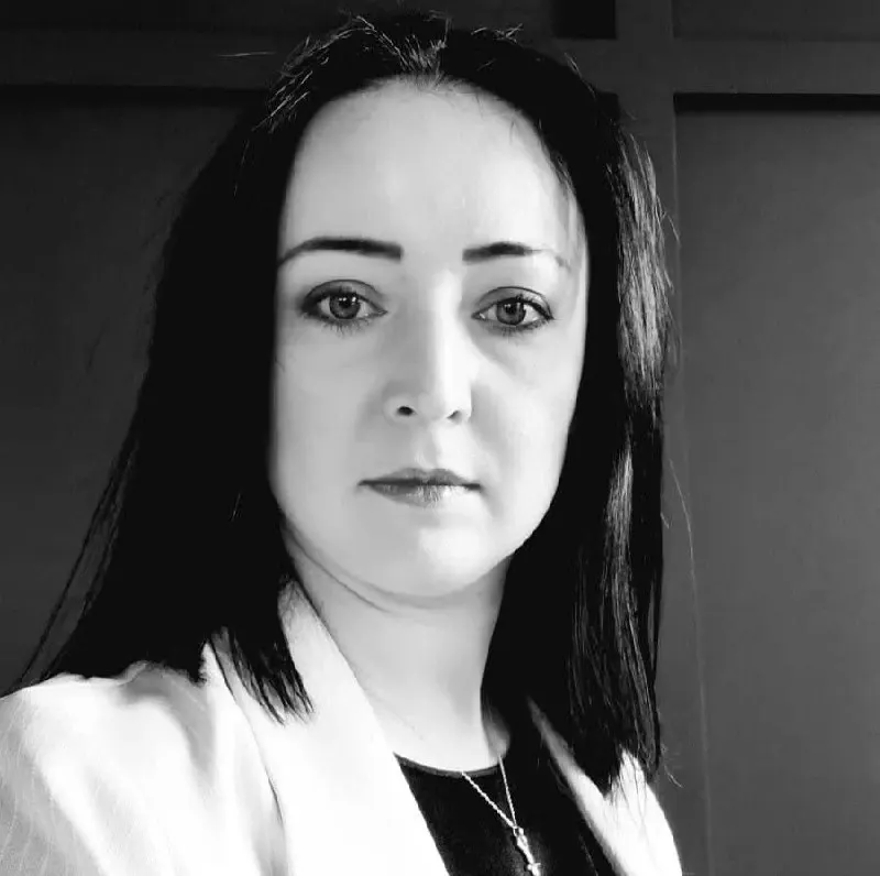 Конституционный суд признал, что совершеннолетние дети имеют право требовать лишения родительских прав тех родителей, которые совершали над ними насилие в детстве. Ранее в ряде дел судам отказывали из‑за формального толкования прекращения родительских прав после наступления совершеннолетия.
