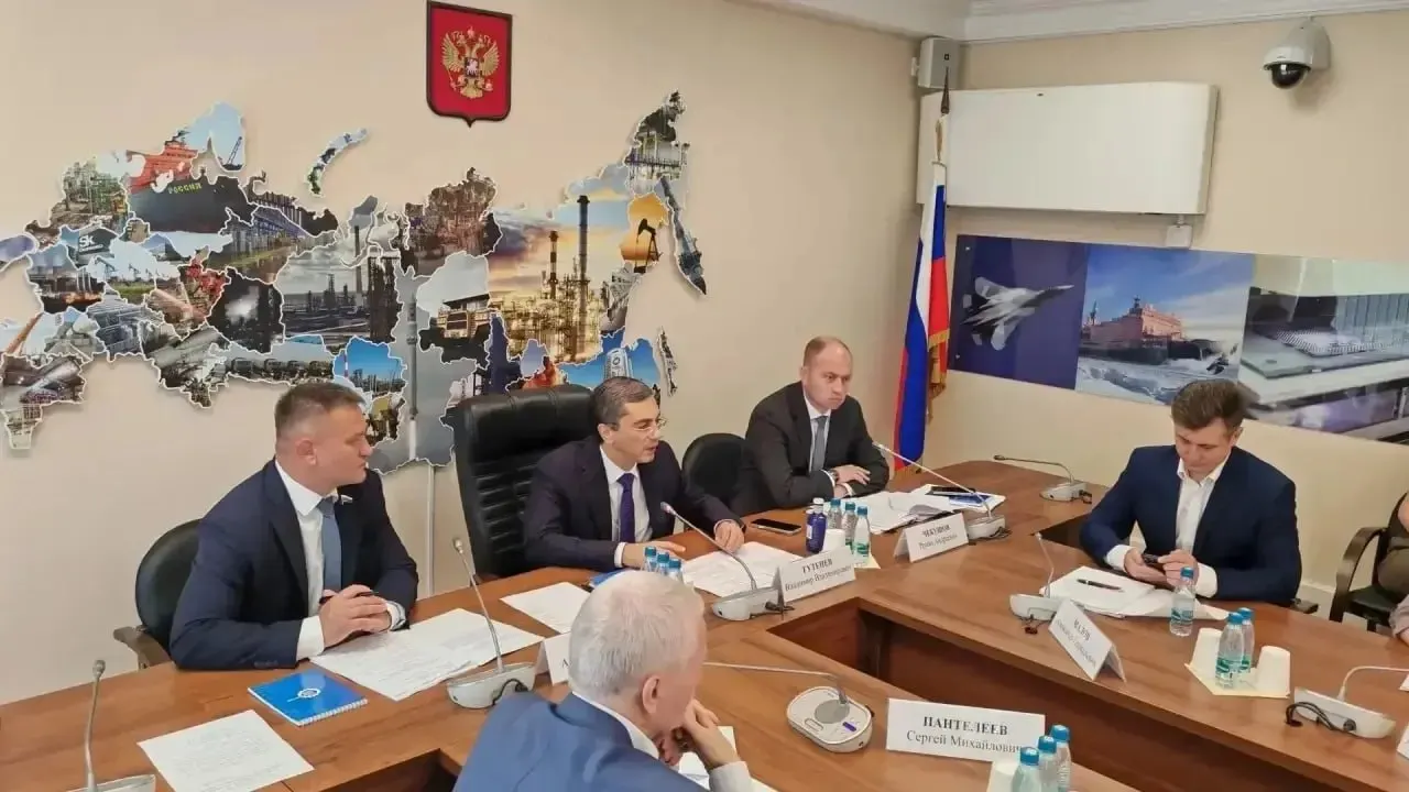 Депутат Госдумы от «Единой России» Александр Дроздов подготовил законопроект, который предполагает предоставление министерствам доступа к данным ФНС для отслеживания формирования цен на продовольствие на всех этапах до магазина.