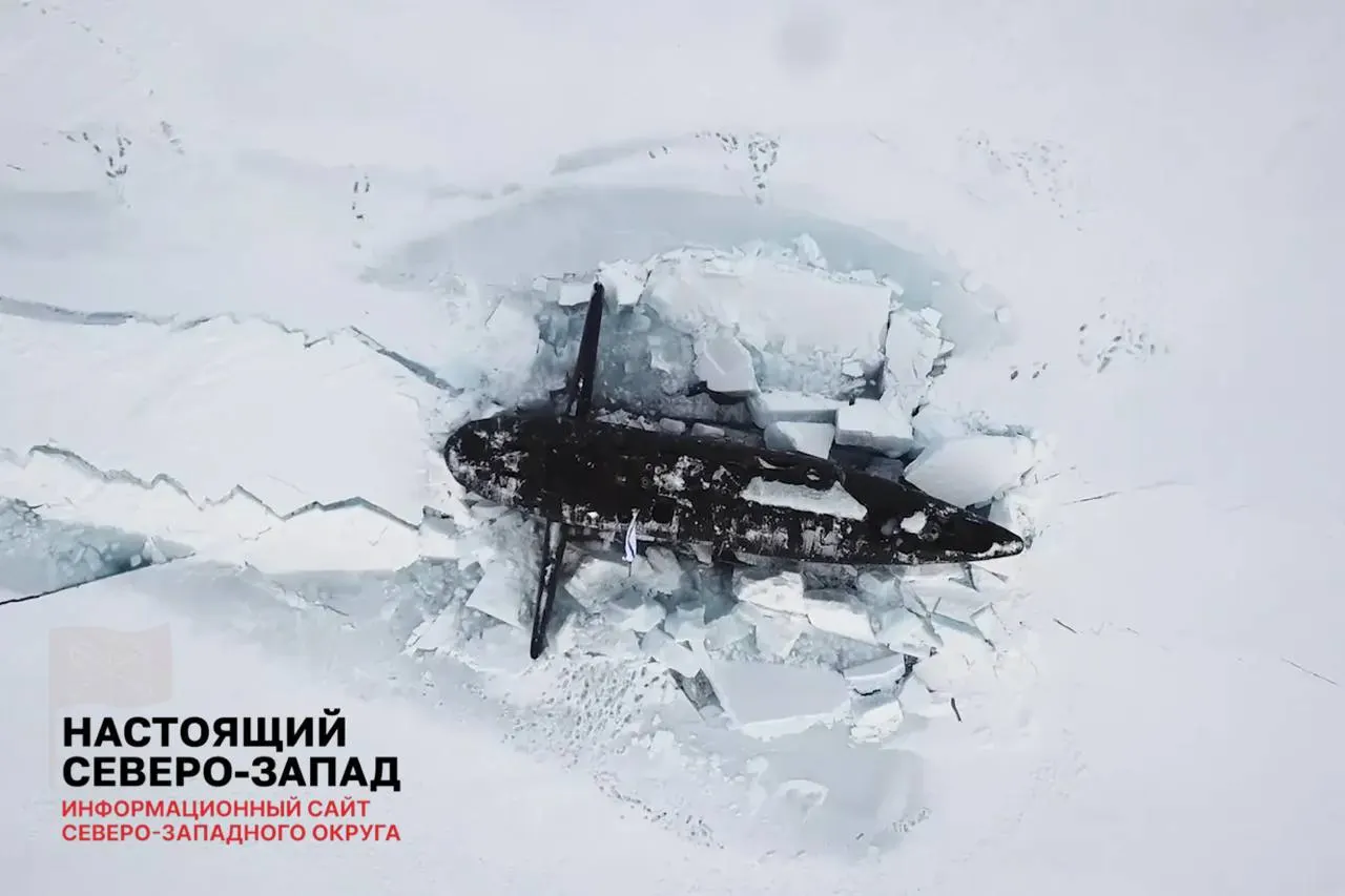 Из Федерального плана статистических работ убрали показатель доли современной военной техники в Арктической зоне. Одновременно в регионе продолжается масштабное наращивание военной инфраструктуры — заводы дронов, новые гарнизоны и увеличение численности войск.