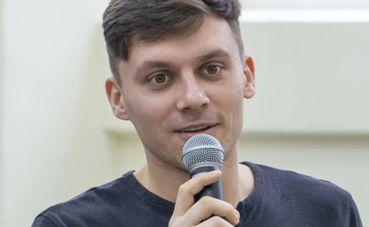 Психолог и общественный активист Иван Звягин требует в суде удалить его данные с виртуальной выставки Минюста, где размещены «персональные карточки» граждан из реестра «иноагентов». В иске он ссылается на нарушение конституционных прав, превышение полномочий ведомства и стигматизацию.