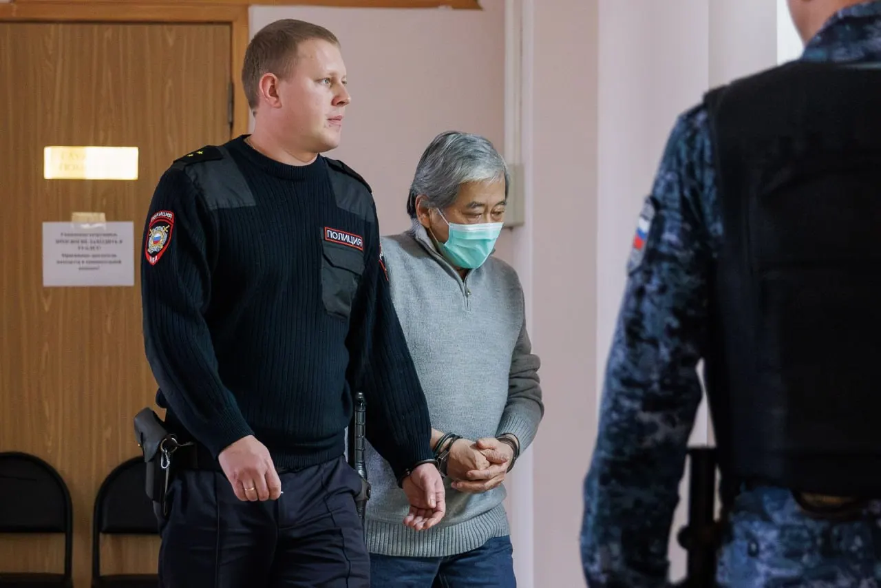 В картотеке Верховного суда появилась запись о поступлении материалов уголовного дела Александра Пака, осуждённого за наезд на Екатерину Буравлеву кроссовером BMW. Дело передано в третий состав уголовной коллегии.