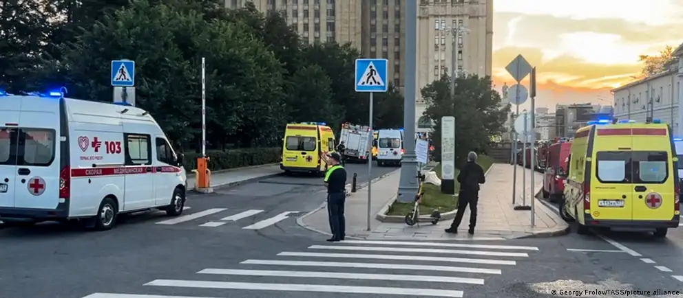 Вечером 1 августа у входа в ресторан Balzi Rossi на Кудринской площади прогремел взрыв. По данным следствия и СМИ, в результате погибли по крайней мере пять человек, еще несколько находятся в тяжелом состоянии. Среди возможных целей следователи и медиа называют главкома ВКС Александра Чайко.