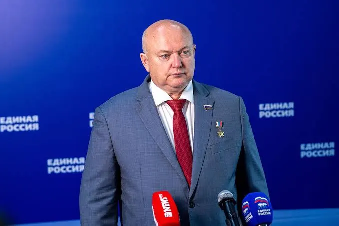 Первый зампред комитета Госдумы по обороне Андрей Красов заявил, что оснований для начала мобилизационной кампании в России на данный момент нет. Ранее чиновники неоднократно отрицали планы на новую волну призыва; политики Дмитрий Медведев и Владимир Путин подтверждали отсутствие сценариев.