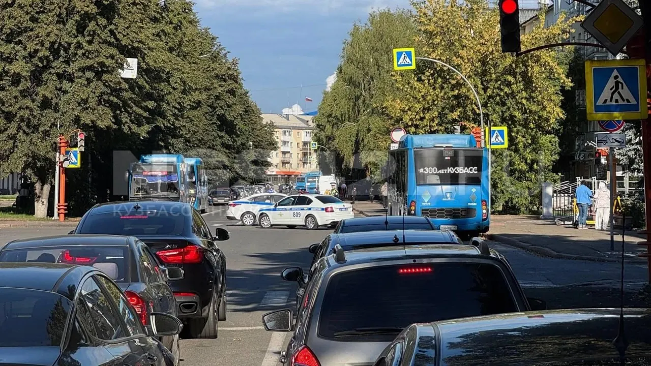 На День знаний в регионе зафиксирована волна сообщений о возможных минированиях. Проверяются больницы и прочие социальные учреждения; источник уточняется.