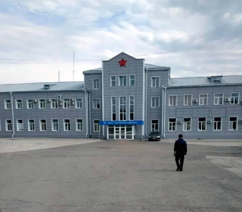 Сибирское управление Ростехнадзора приняло решение остановить выемку угля на шахте Чертинская-Коксовая в лаве №553 и прекратить горные работы на шахте Грамотеинская из-за нарушений; материалы направлены в суд. Ранее в марте 2026 года ММК-Уголь объявляла о приостановке работ из-за неблагоприятной рыночной ситуации.