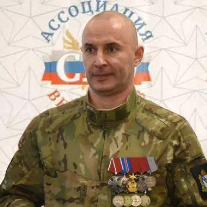 Максим Калуцких назначен омбудсменом по правам участников войны в Украине и членовTheir семей в Курской области — первый регион, где должность введена на постоянной основе. Полковник запаса будет работать на общественных началах, подчиняться губернатору и защищать права ветеранов и их близких, запрашивать документы у властей и предлагать изменения в региональное законодательство.