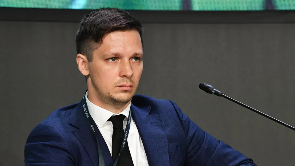 Эксперты предупреждают, что консолидированный бюджет приблизился к 39% ВВП. Обсуждаются меры по ужесточению налоговой нагрузки и новые направления реформ. Аналитики считают, что рост расходов может повлиять на бизнес, инвестиции и налоговую базу.