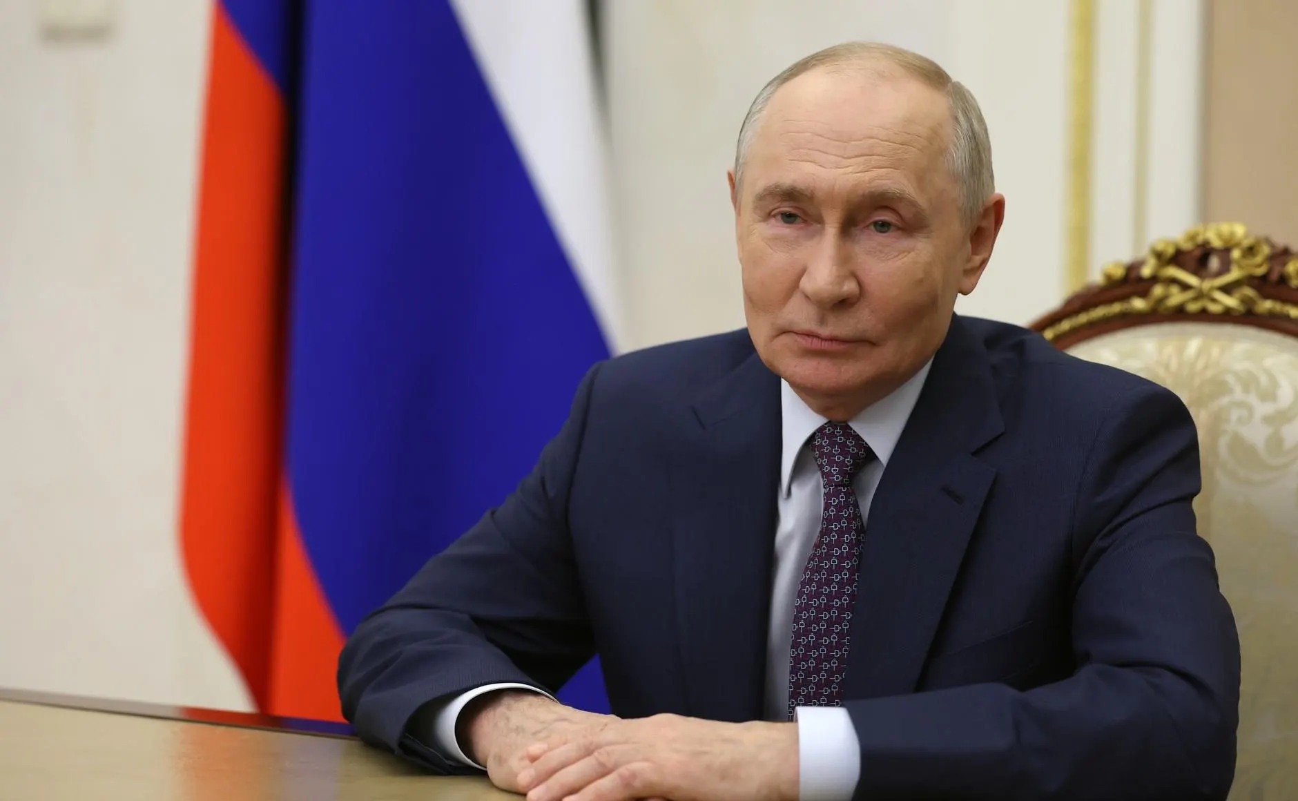 Президент поздравил с профессиональным праздником всех педагогов страны и подчеркнул, что именно труд учителя формирует будущее образования.