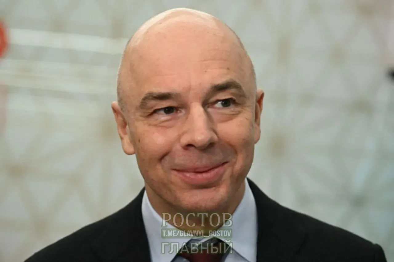 Антон Силуанов подчеркнул, что речь идёт не о затягивании поясов, а о разумных расходах и расстановке финансовых приоритетов в рамках доступных возможностей.