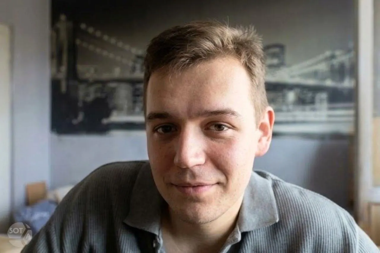 За прошедшие дни в стране произошла серия резонансных судебных дел, арестов и официальных заявлений. Заочно приговорён мультипликатор к четырём годам колонии за цикл «Масяни» о войне, экс-мэр Сочи получит 15 лет строгого режима по делу о взятке, а в других регионах фиксируются аресты и приговоры по различным эпизодам.