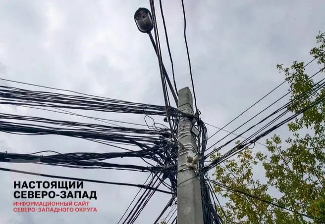 Федеральная антимонопольная служба предлагает включать расходы на защиту инфраструктуры электросетей от беспилотников и восстановление повреждений в тарифы на передачу электричества, что может повлечь рост счетов как для бизнеса, так и для населения.